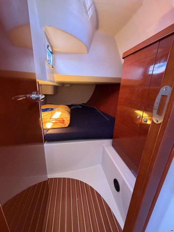 Hanse 370