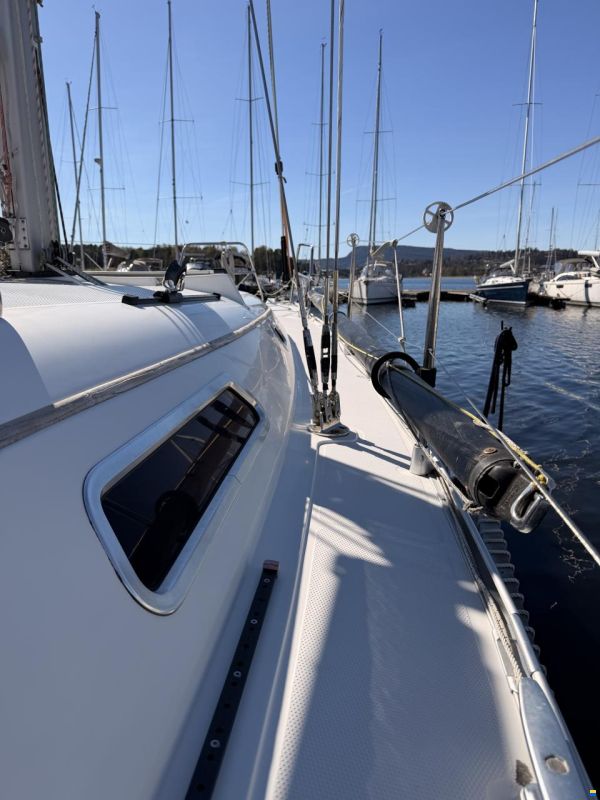 Hanse 370