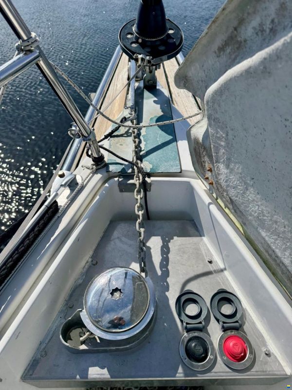 Hanse 370
