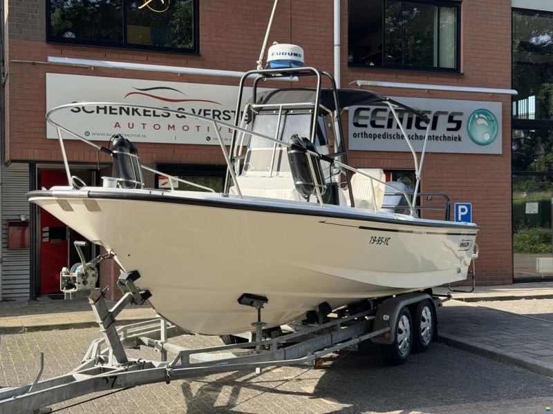 Boston Whaler Outrage 21