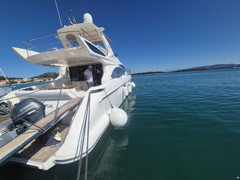 Azimut 53 FLY