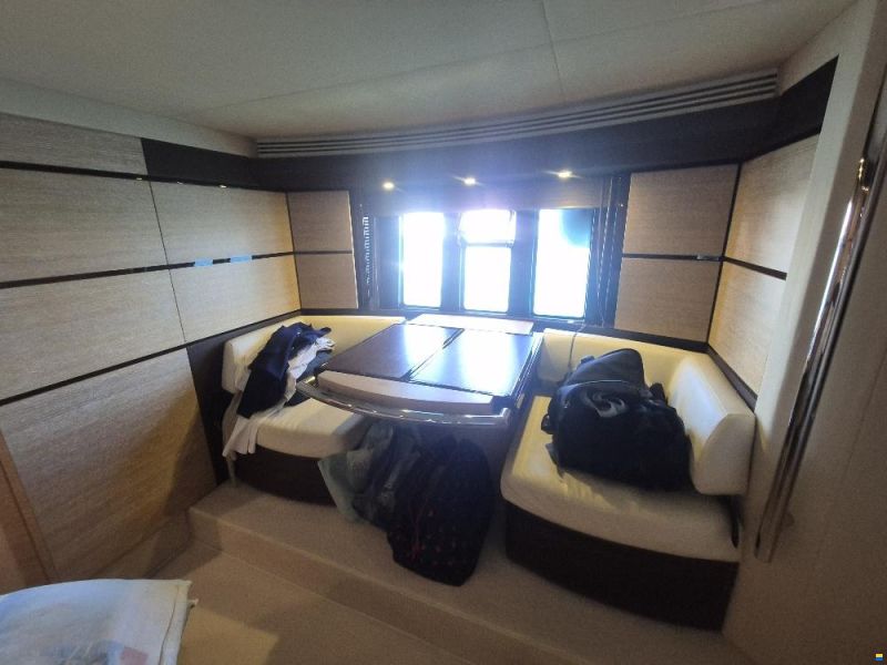 Azimut 53 FLY