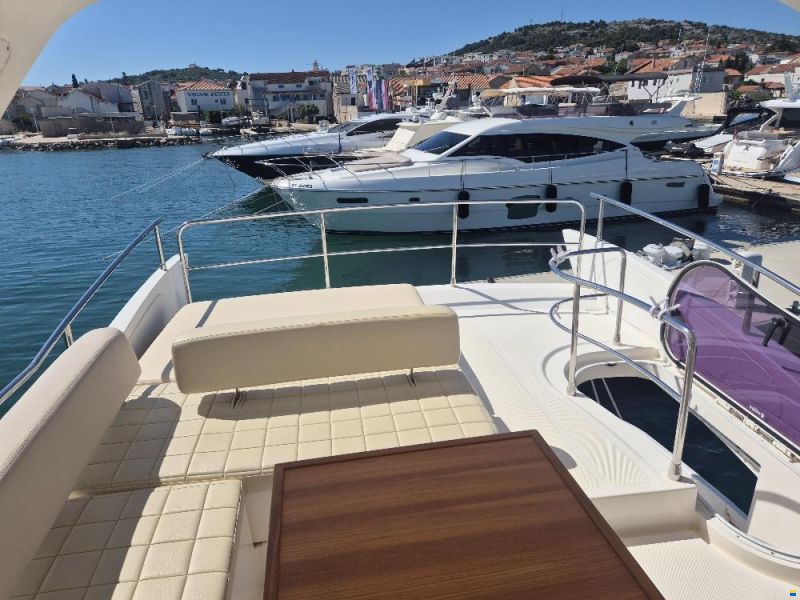 Azimut 53 FLY