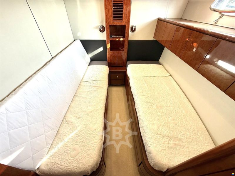 Fairline SQUADRON 74