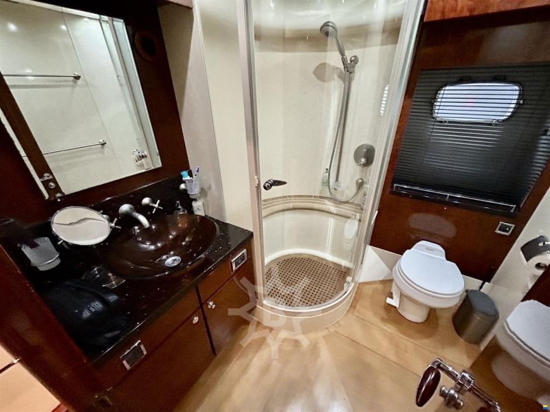 Fairline SQUADRON 74
