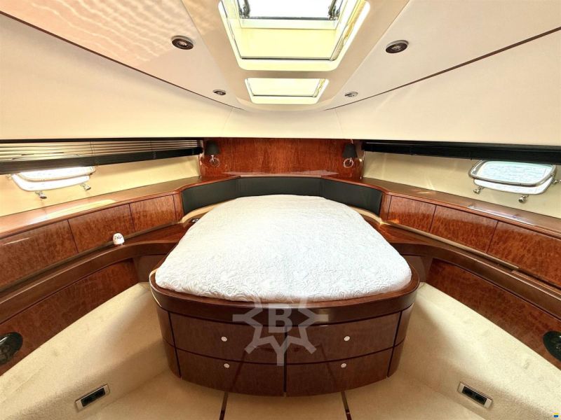 Fairline SQUADRON 74