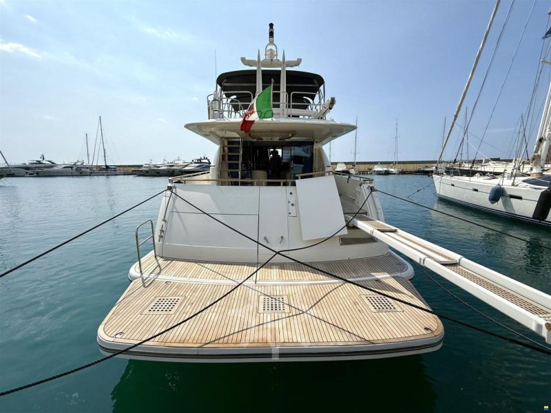 Fairline SQUADRON 74