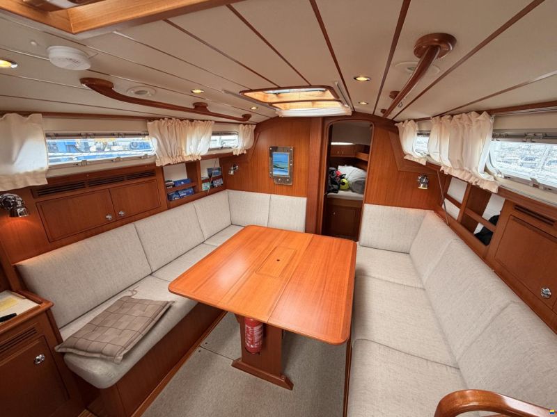Hallberg-Rassy 310