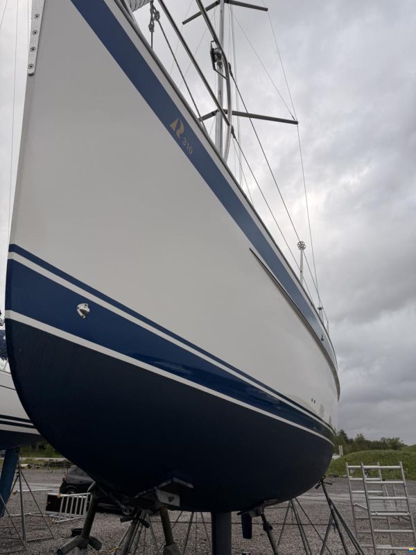 Hallberg-Rassy 310
