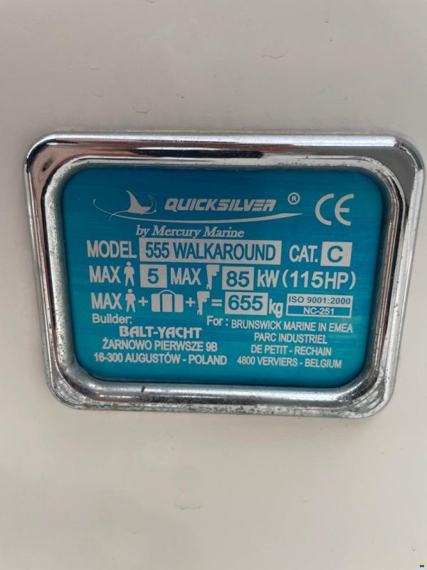 Quicksilver 555 Commander WA