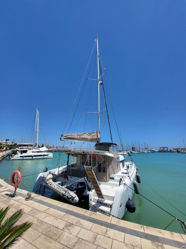 Lagoon 39