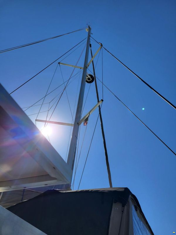 Lagoon 39