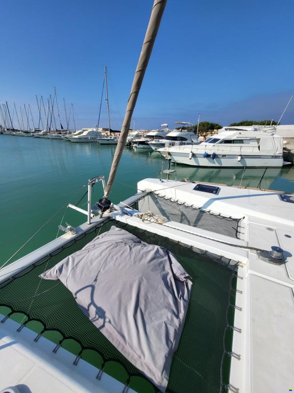 Lagoon 39