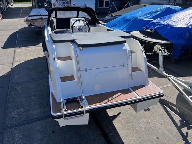 Aqua24 690 Tender