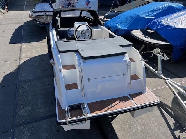 Aqua24 690 Tender