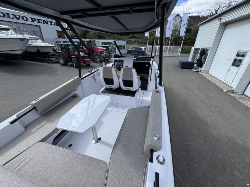 Axopar 25 Cross-Top