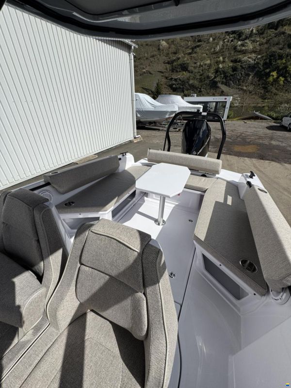 Axopar 25 Cross-Top