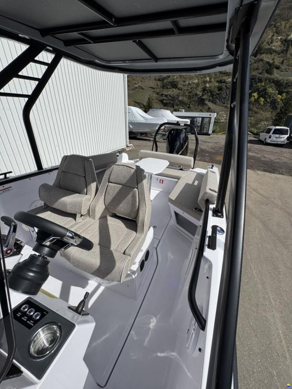 Axopar 25 Cross-Top