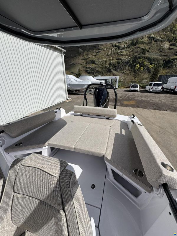 Axopar 25 Cross-Top