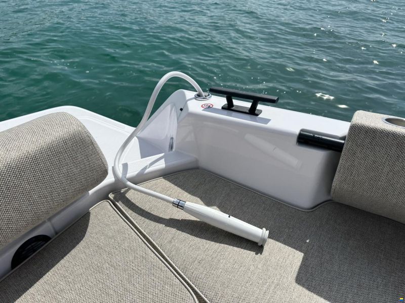 Axopar 25 Cross-Top