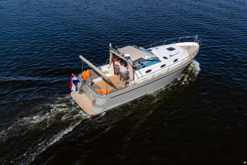 Thomasz Tristan 32 Cabrio