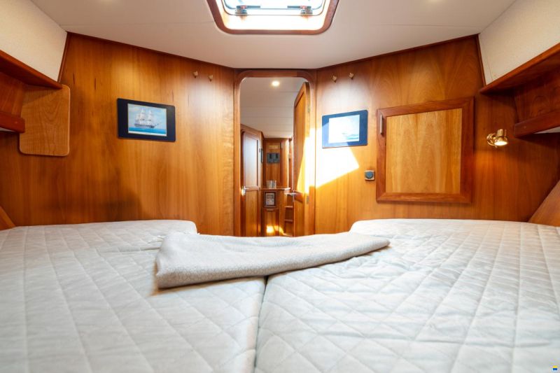 Thomasz Tristan 32 Cabrio