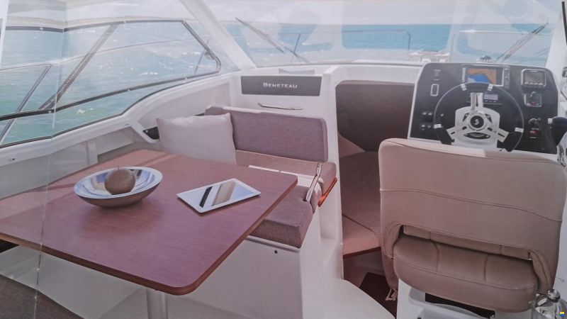 Beneteau Antares 8