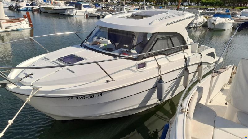 Beneteau Antares 8
