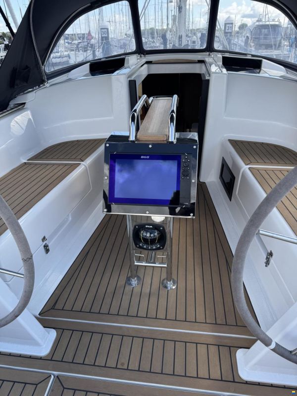 Hanse 348