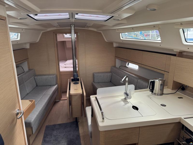 Hanse 348
