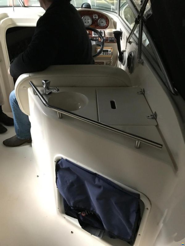 Rinker Fiesta VEE 270