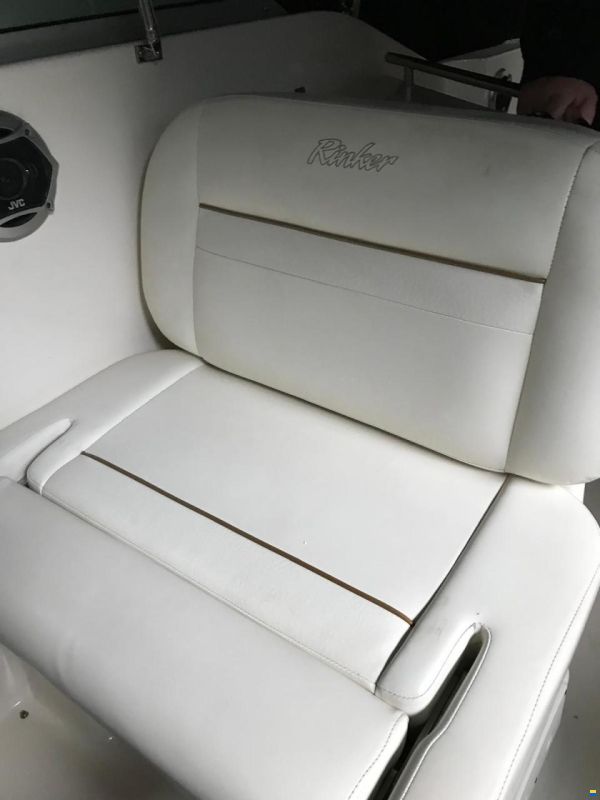Rinker Fiesta VEE 270