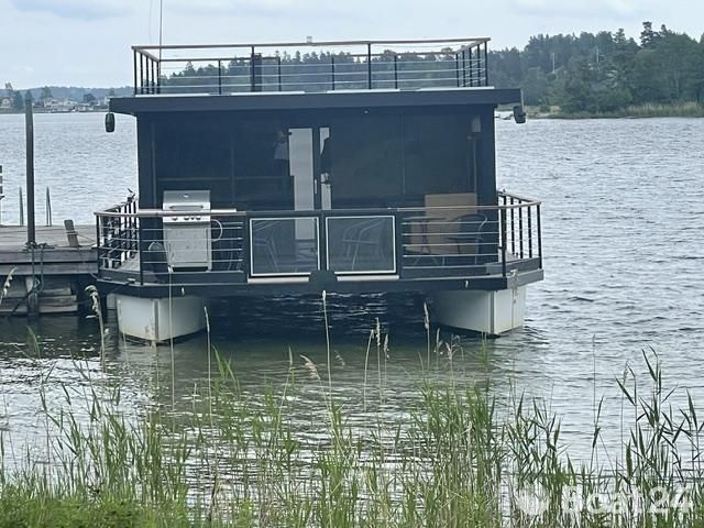 Husbåt Powercatamaran