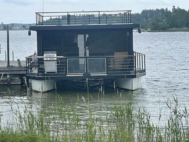 HUSBÅT-POWERCATAMARAN