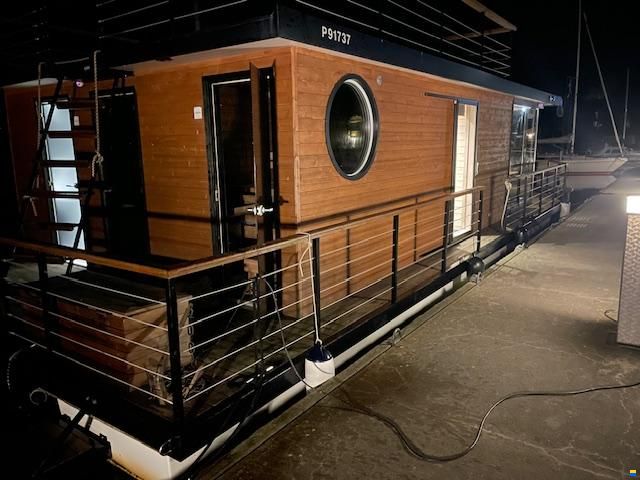 Husbåt Powercatamaran