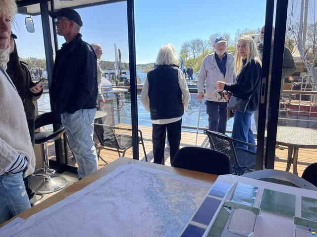 Husbåt Powercatamaran
