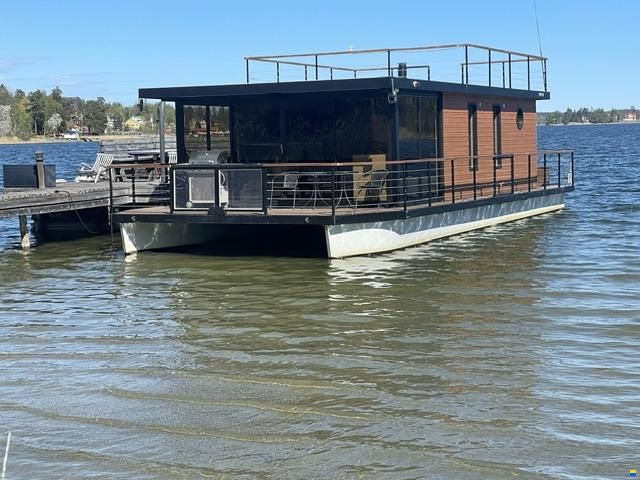 HUSBÅT-POWERCATAMARAN
