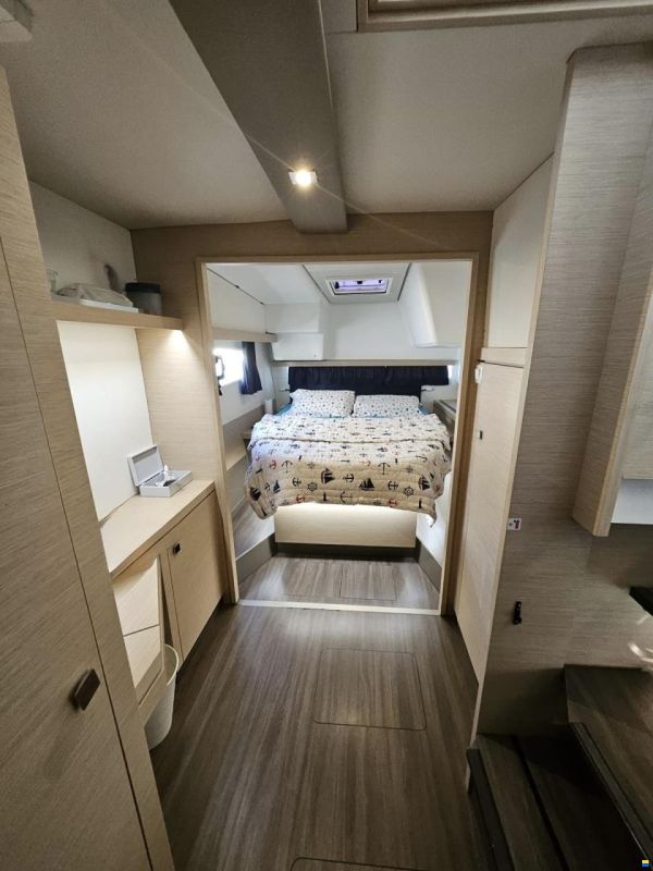 Fountaine Pajot Lucia 40