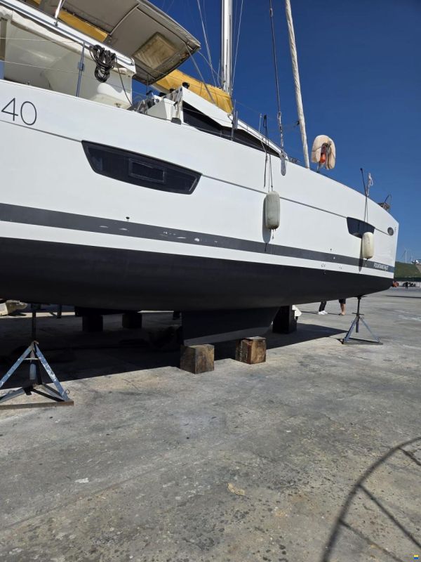 Fountaine Pajot Lucia 40
