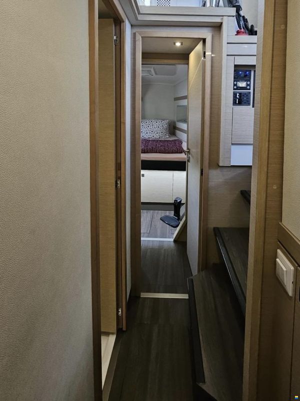 Fountaine Pajot Lucia 40