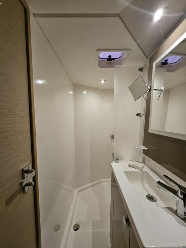 Fountaine Pajot Lucia 40