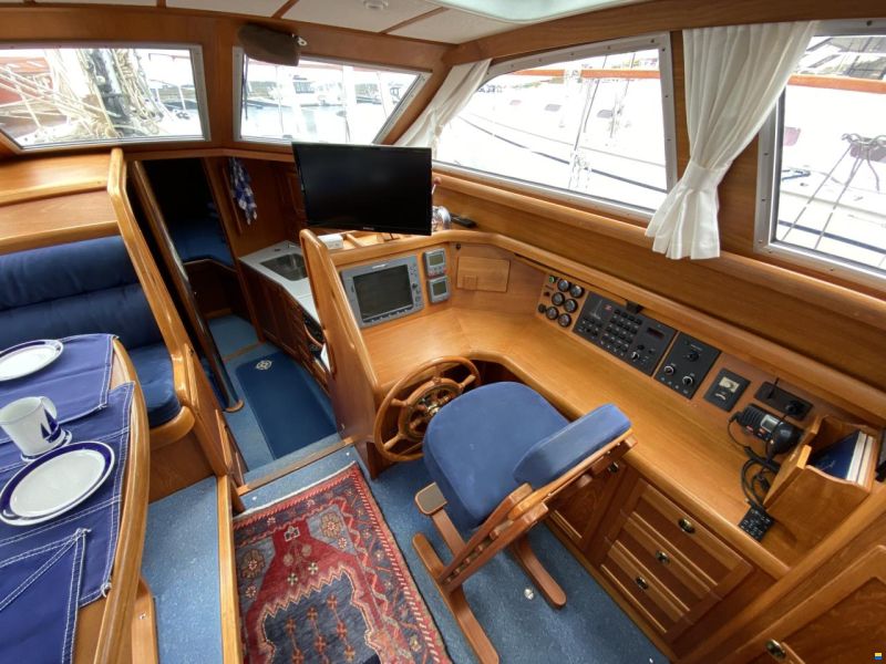 Nauticat 37