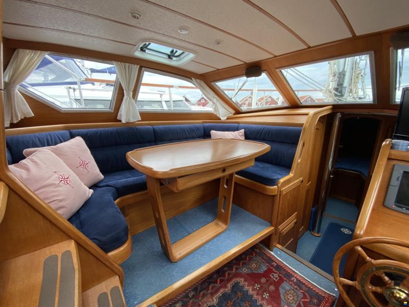 Nauticat 37