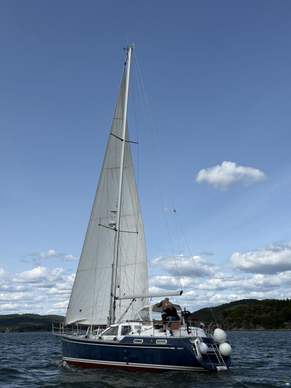 Nauticat 37