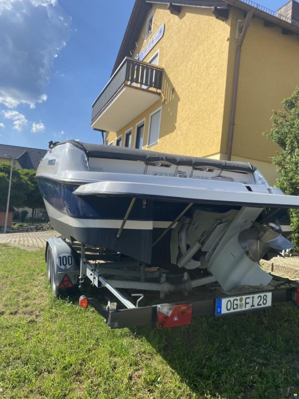 Four Winns 225 Sundowner