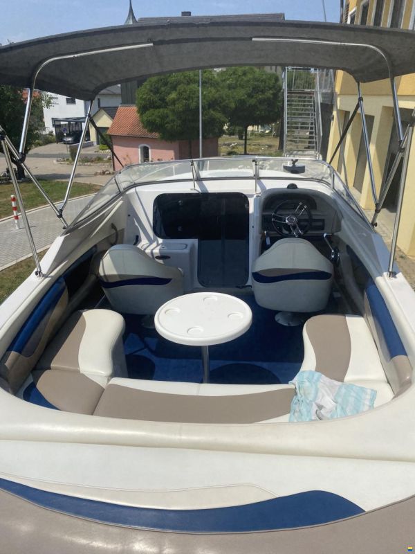 Four Winns 225 Sundowner