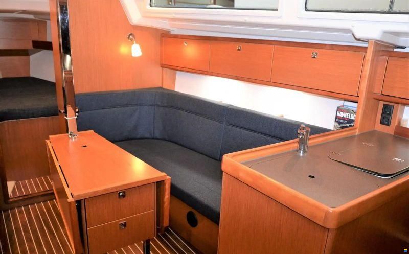 Bavaria 34 cruiser