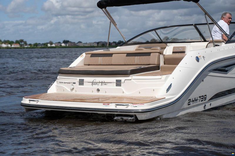 Sea Ray Sun Sport 250