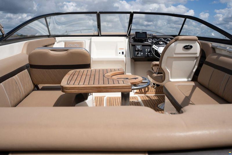 Sea Ray Sun Sport 250
