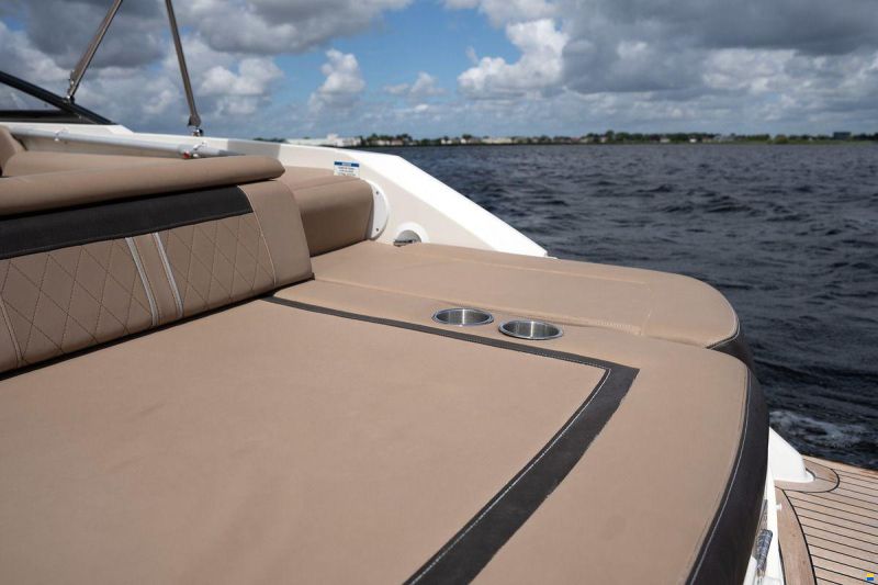 Sea Ray Sun Sport 250